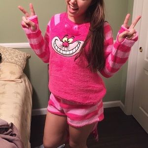 Cheshire Cat sleepwear